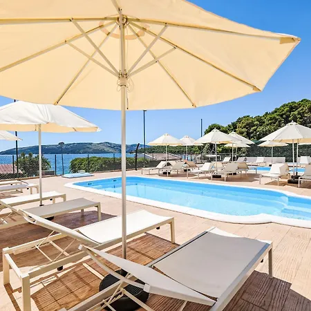 Medena-1 By Interhome شقة