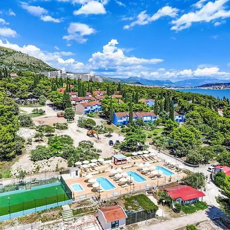 Medena-1 By Interhome شقة